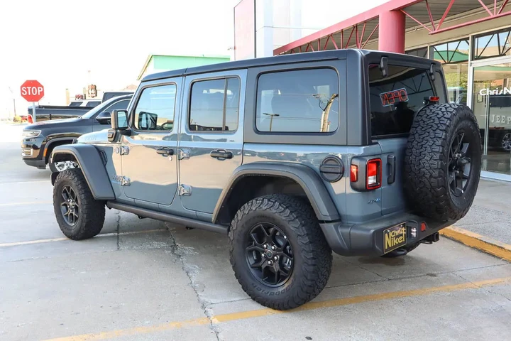 $32988 : 2025 Wrangler 4xe Willys 4x4 image 6