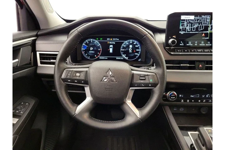 $27998 : Mitsubishi Outlander 2024 SE image 10