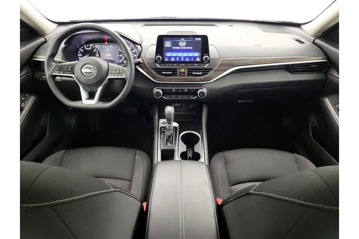 $19998 : Nissan Altima 2024 2.5 SV 4d image 9