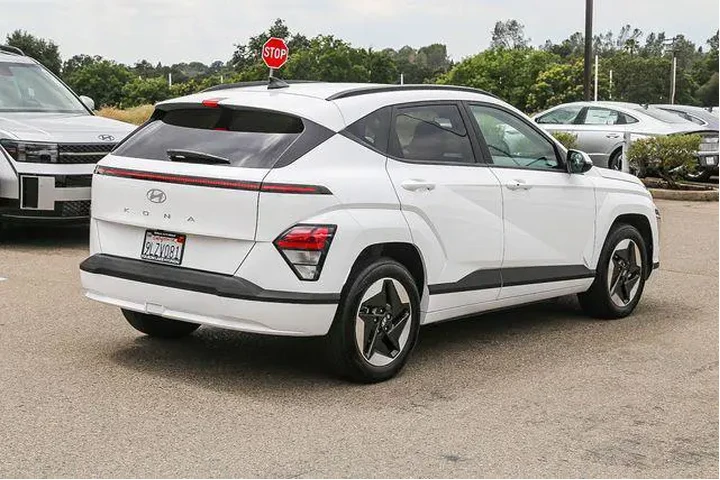 $22792 : Hyundai KONA Electric 2024 S image 3