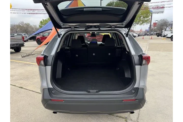 $27836 : Toyota RAV4 2025 AWD LE 4dr image 9