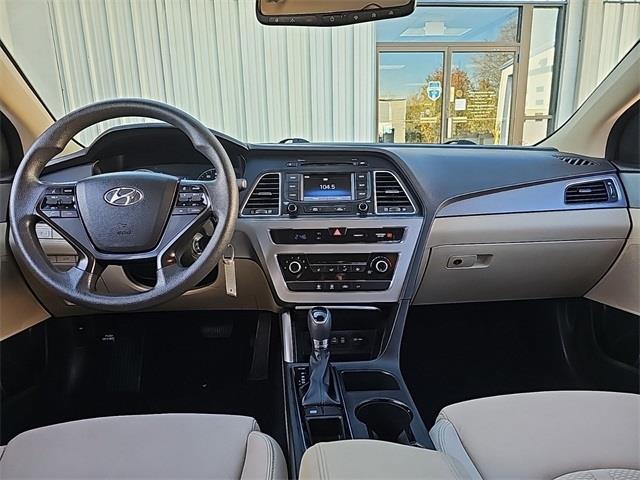 $8590 : Pre-Owned 2015 Sonata SE image 5