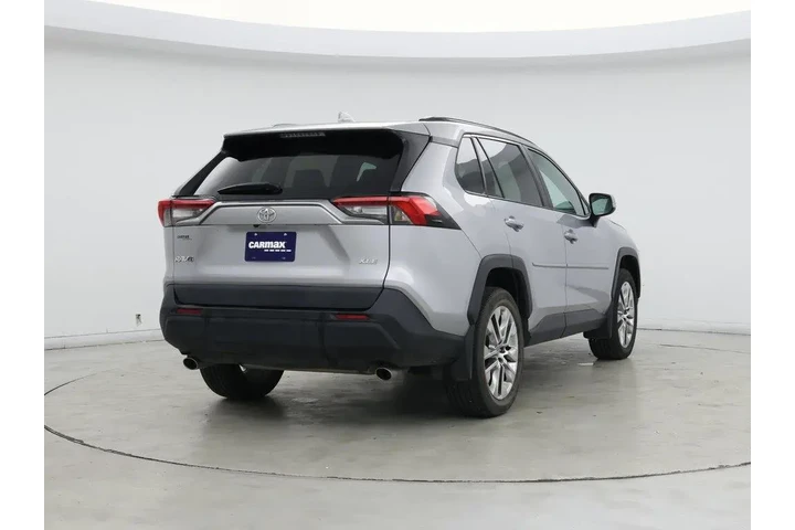 $25998 : Toyota RAV4 2021 XLE Premium image 8