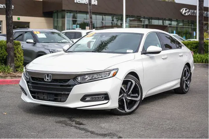 $16500 : Honda Accord 2018 Sport 4dr image 1
