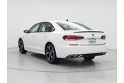 $19998 : Volkswagen Passat 2021 R-Lin thumbnail