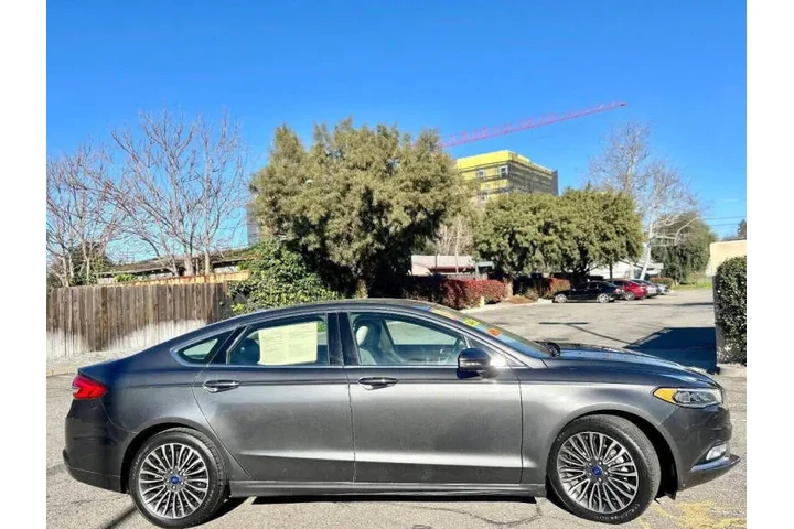 2017 Fusion SE image 4