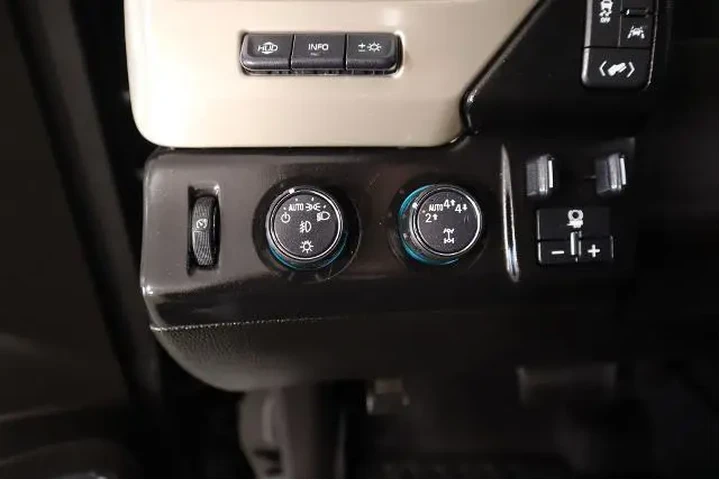 $25979 : GMC Yukon 2017 4x4 Denali 4d image 9