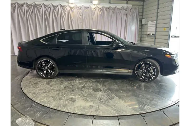 $27899 : Honda Accord Hybrid 2024 Spo image 4