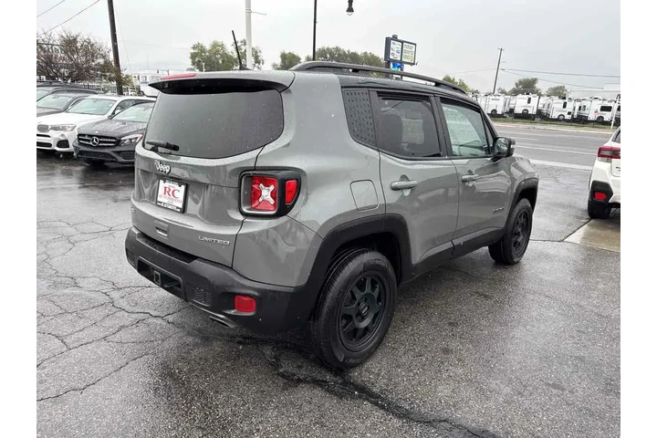 $16910 : 2021 Renegade Limited image 7