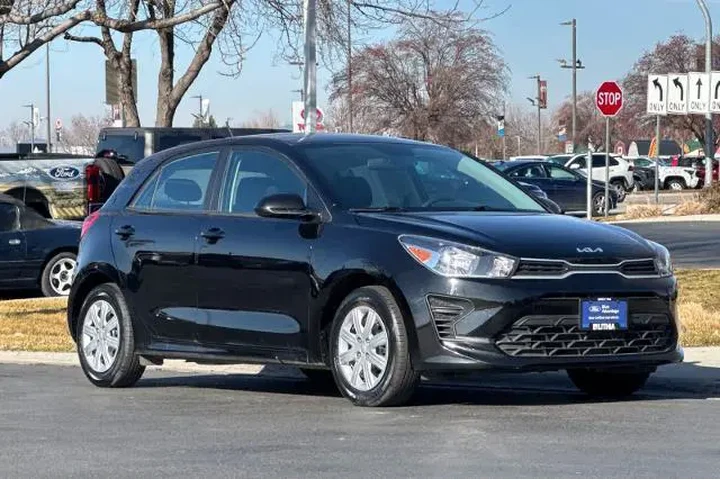 $13995 : Kia Rio 5-Door 2022 S 4dr Wa image 9