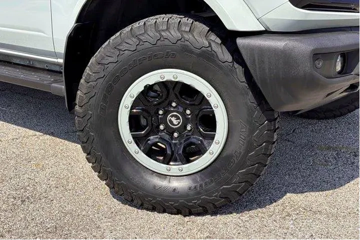 $38977 : Ford Bronco 2022 4x4 Outer B image 2