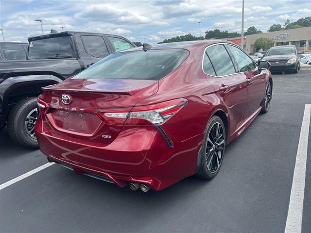 $17890 : PRE-OWNED 2018 TOYOTA CAMRY X image 6