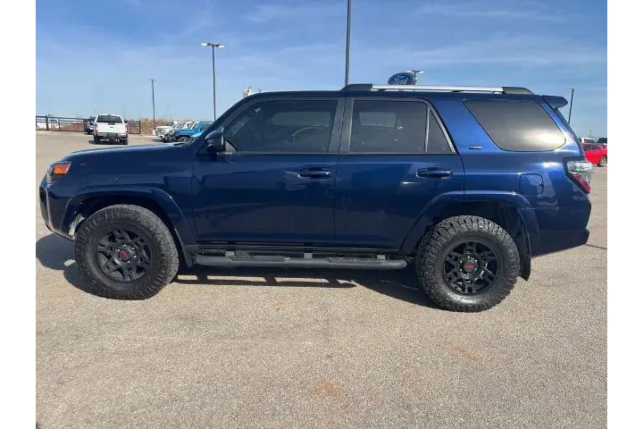 $37690 : Toyota 4Runner 2024 4x4 SR5 image 6