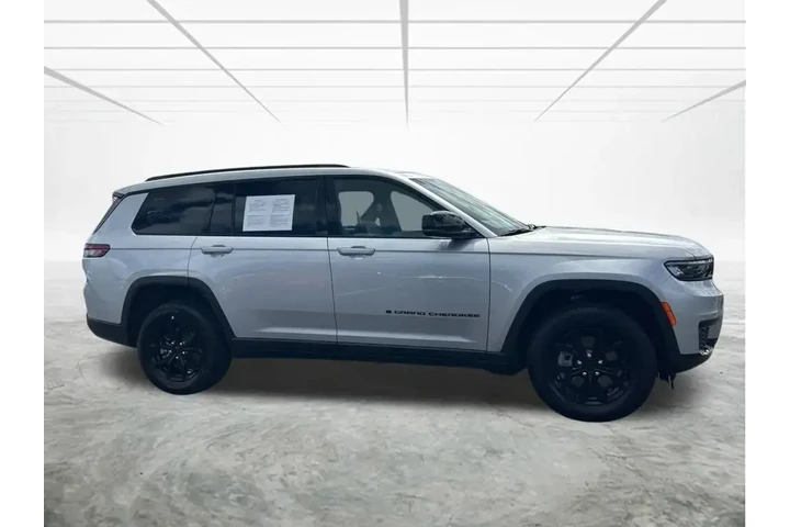 $37145 : Jeep Grand Cherokee L 2025 4 image 3