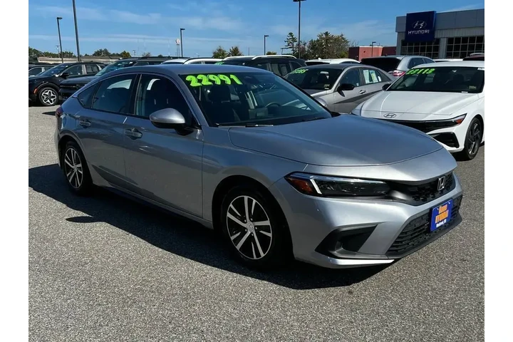 $22991 : Honda Civic 2024 LX 4dr Hatc image 1