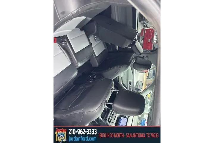 $27767 : Ford Explorer 2023 XLT 4dr S image 10