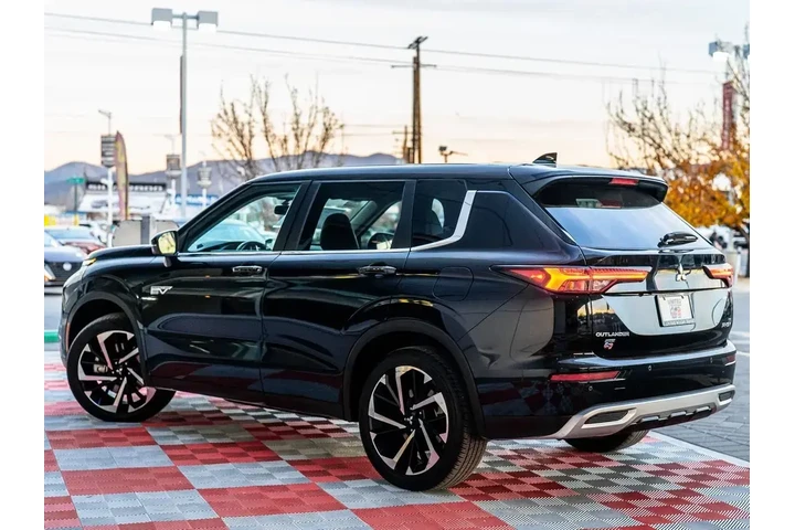 $25988 : Mitsubishi Outlander PHEV 20 image 4