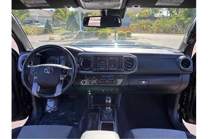 $30000 : Silver Certified2021 Tacoma T image 4