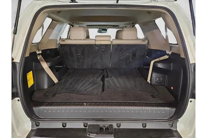 $31295 : Toyota 4Runner 2020 4x2 Limi image 6