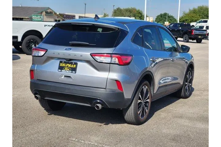 Ford Escape 2022 SE 4dr SUV image 3
