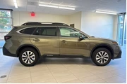 $25222 : Subaru Outback 2022 AWD Prem thumbnail