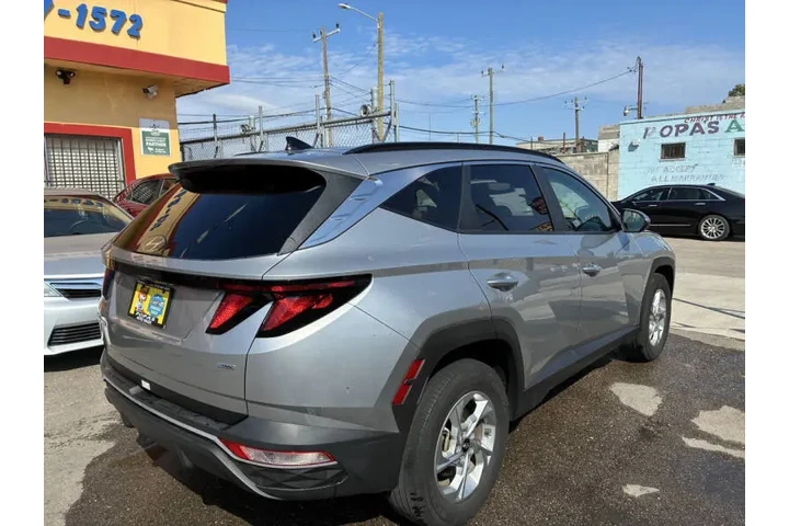 2024 Tucson SEL image 8