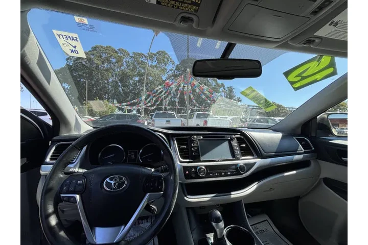 $19999 : 2015 Highlander XLE image 6