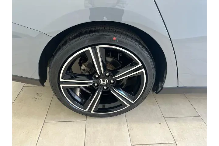 $25985 : Honda Accord Hybrid 2023 Spo image 8