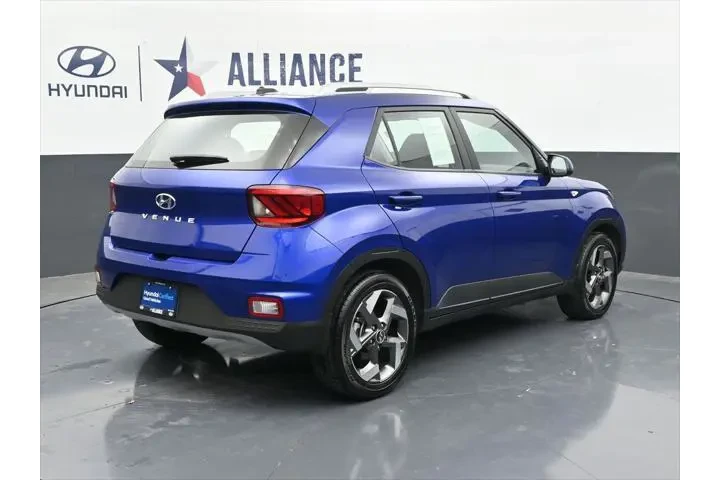 $19891 : Hyundai VENUE 2024 SEL 4dr C image 7