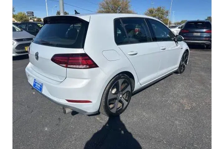 2018 Golf GTI SE image 4