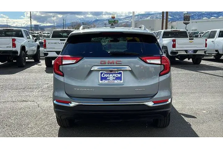 $26984 : GMC Terrain 2024 AWD SLT 4dr image 6