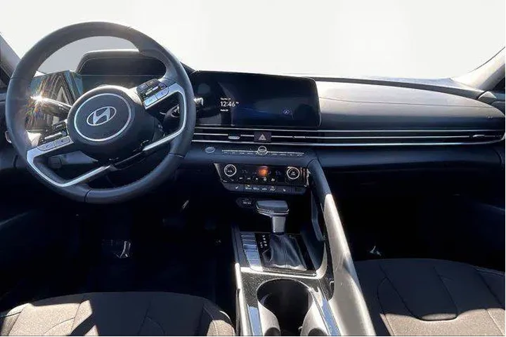 $22570 : Hyundai ELANTRA 2025 SEL Con image 7