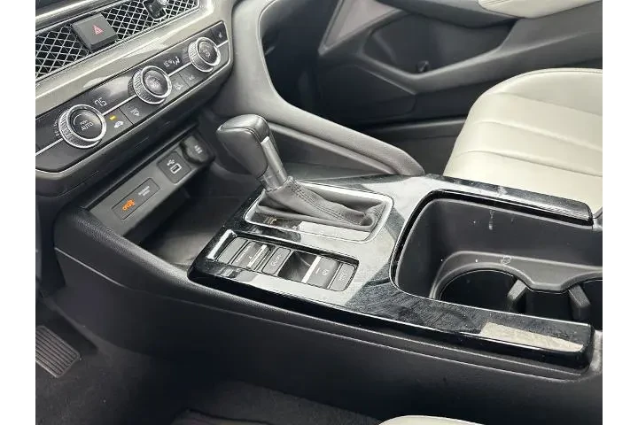 $27958 : Acura Integra 2024 4dr Liftb image 6