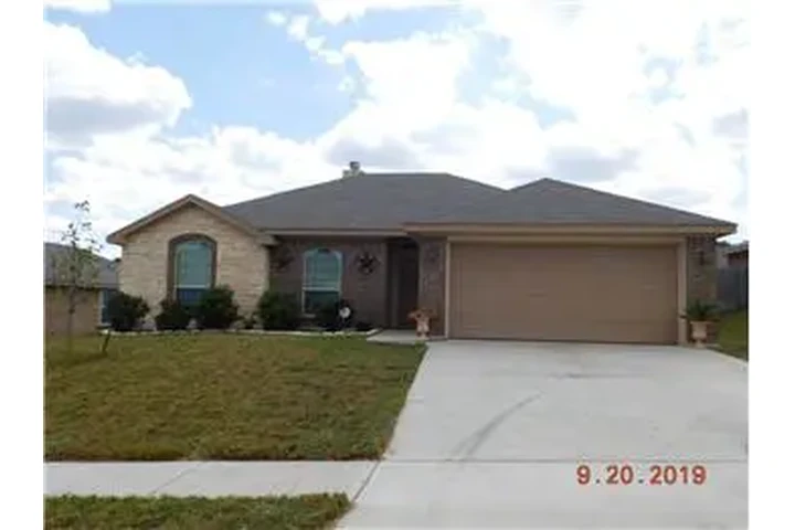 $1800 : Rental property with 4 bedro image 1