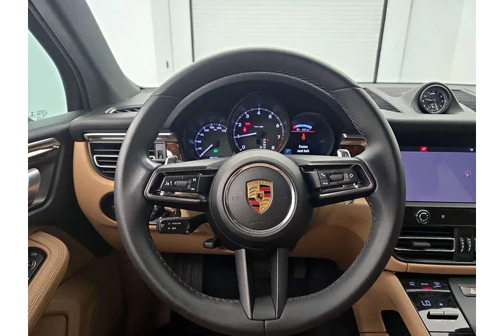 $37998 : Porsche Macan 2022 AWD 4dr S image 10
