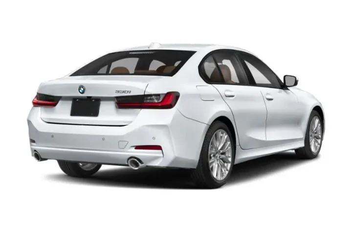 $29943 : BMW 3 Series 2023 330i 4dr S image 3