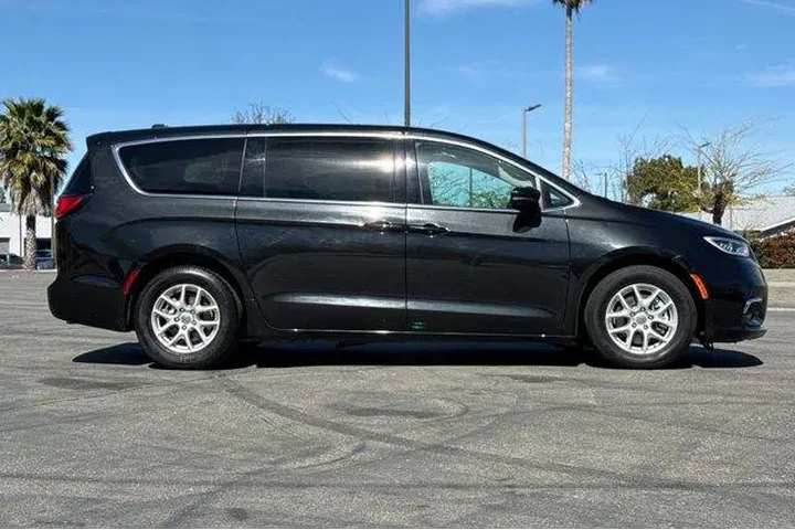 $20318 : Chrysler Pacifica 2023 Touri image 10