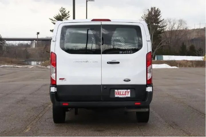 $29950 : Ford Transit 2023 250 3dr SW image 6