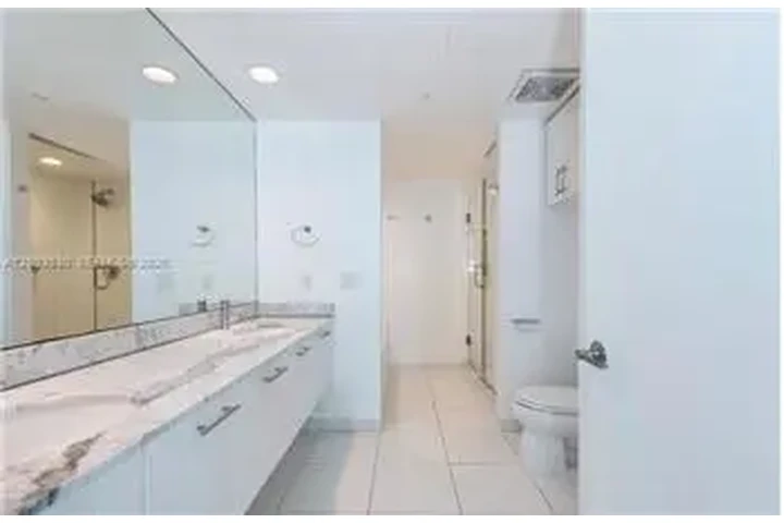 $4000 : Rental property with 2 bedro image 9