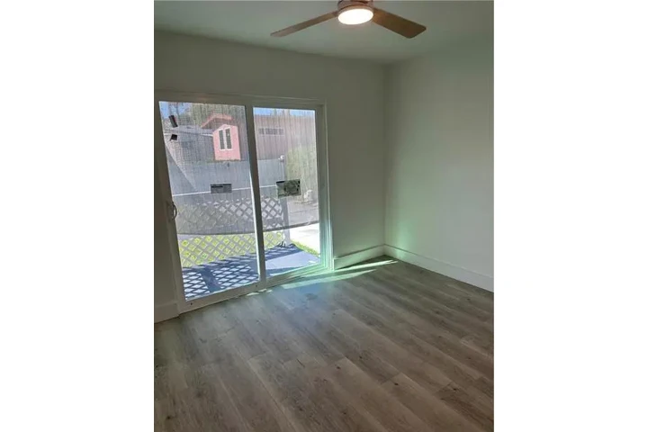 $1200 : Encantadora casa 2 cama image 6