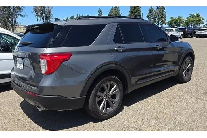 $25800 : Ford Explorer 2023 XLT 4dr S image 1