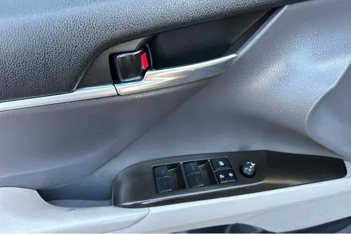 $18995 : Toyota Camry 2022 SE 4dr Sed image 10