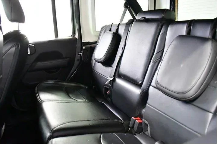 $31994 : Jeep Wrangler 2023 4x4 Sahar image 7
