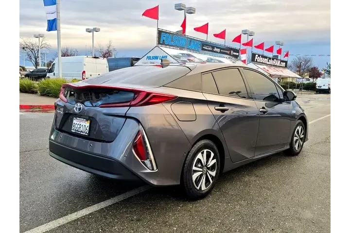 $21900 : Toyota Prius Prime 2018 Plus image 4