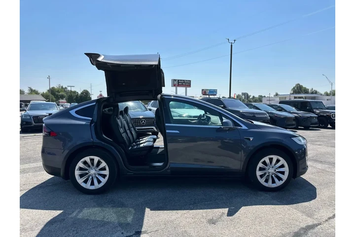 2018 TESLA MODEL X 75D SPORT image 10