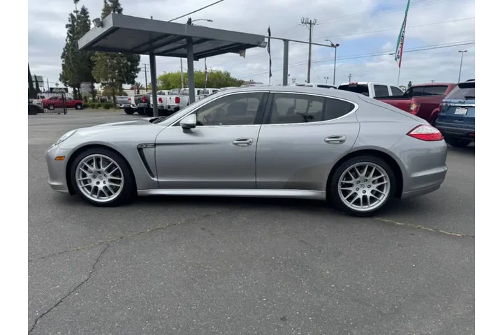 $17998 : 2010 Panamera S image 10