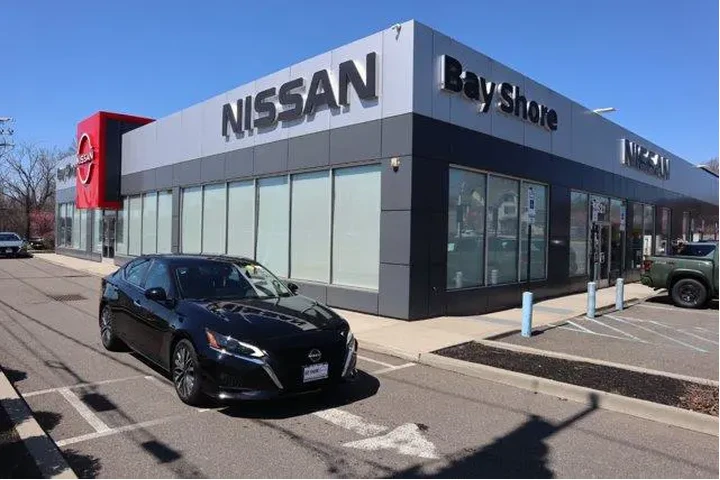 $18585 : Nissan Altima 2023 2.5 SV 4d image 2