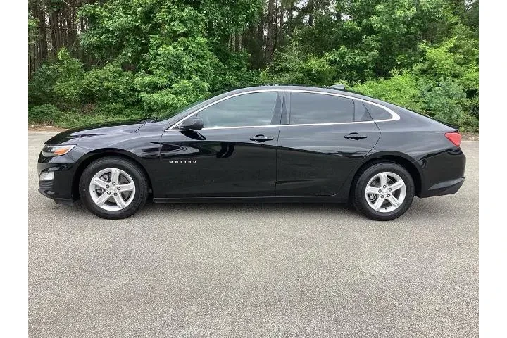$17762 : Chevrolet Malibu 2023 LS 4dr image 6