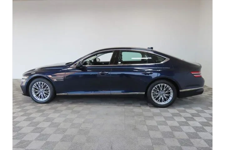 $27999 : Genesis G80 2023 AWD 2.5T 4d image 5