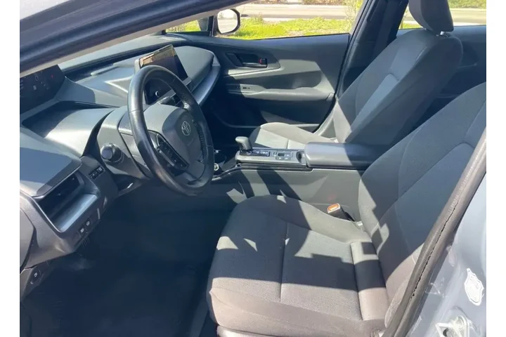 $25489 : Toyota Prius 2024 Limited 4d image 6